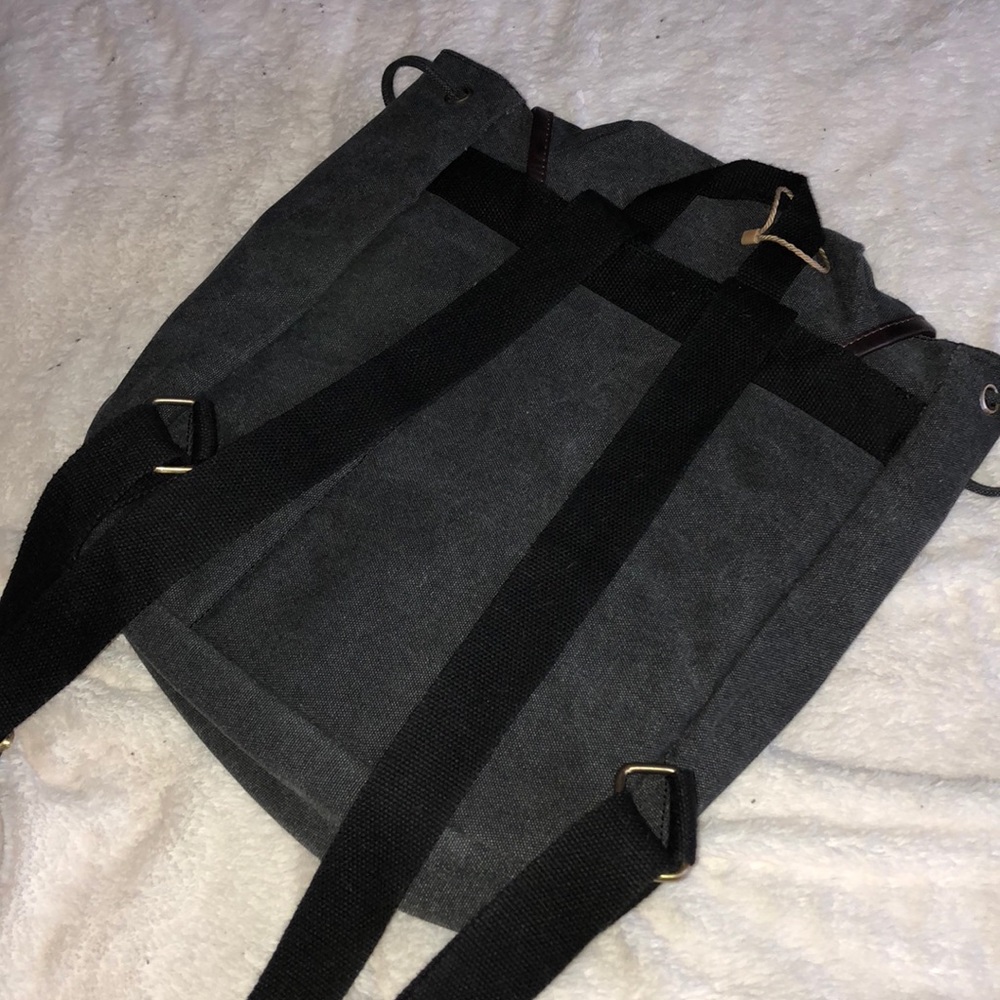 Backpack - Picture 3 of 6